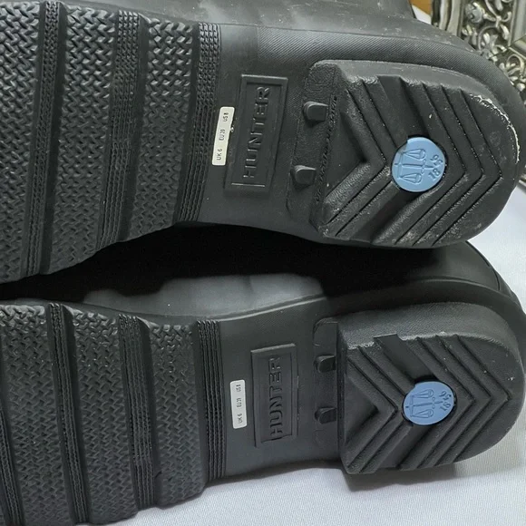 Hunter Black Original Tall Rain Boots 8 - Picture 8 of 14